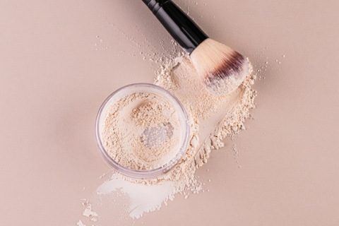 Glass jar with loose powder